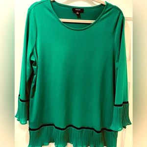Ladies Green Alfani blouse Size M